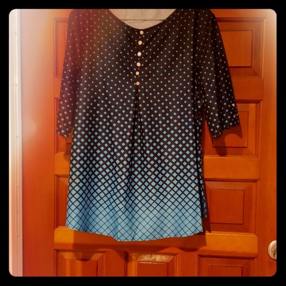 (NWOT) Black And Blue Pleated Top